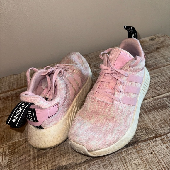 ADIDAS RARE PINK NMD R2s - Picture 2 of 3